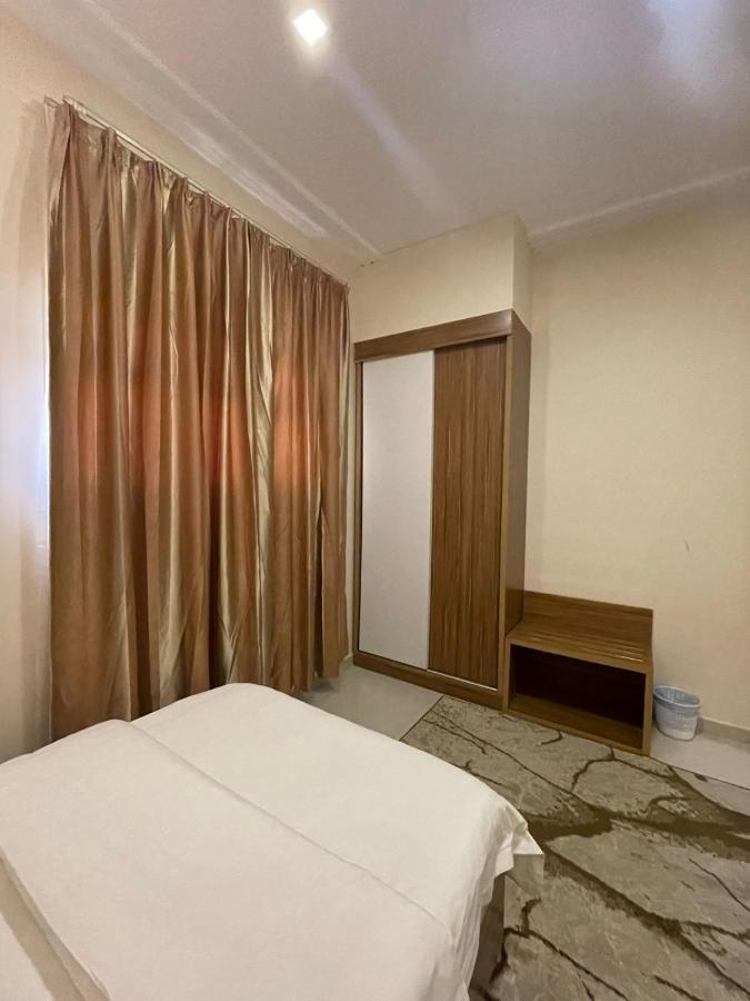 Aparthotel Orient House Ha'il Esterno foto